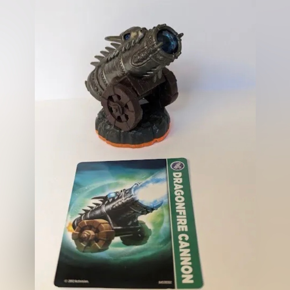 Skylanders Giants Dragonfire Cannon Activision Figure with card Code And Sticker